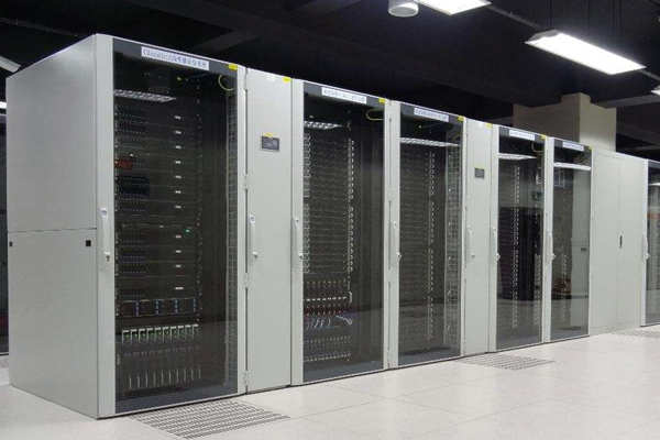 机房华体会电竞登录数据分析展示及报警平台！(图1)